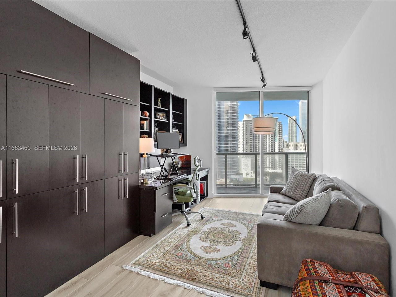 Real estate property located at 1900 Bayshore Dr #1704, Miami-dade, Quantum On The Bay Condo, Miami, FL