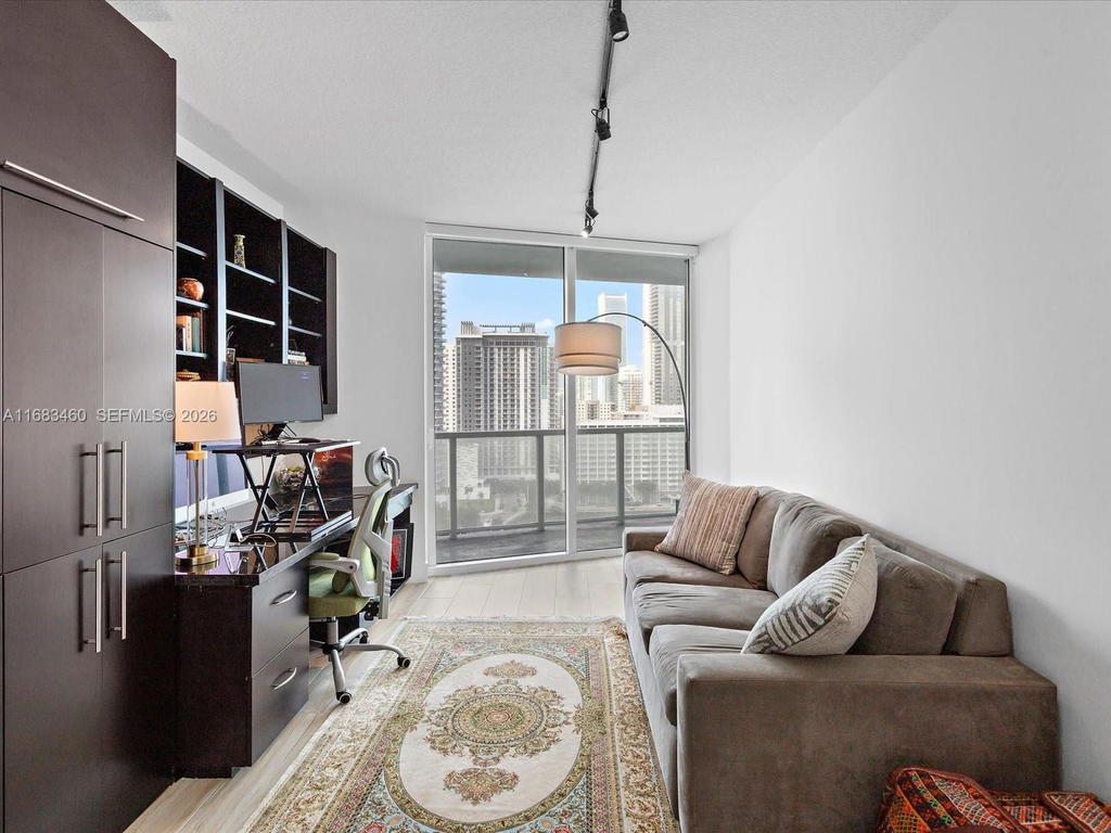 Real estate property located at 1900 Bayshore Dr #1704, Miami-dade, Quantum On The Bay Condo, Miami, FL