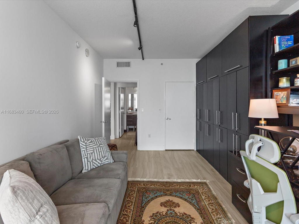 Real estate property located at 1900 Bayshore Dr #1704, Miami-dade, Quantum On The Bay Condo, Miami, FL
