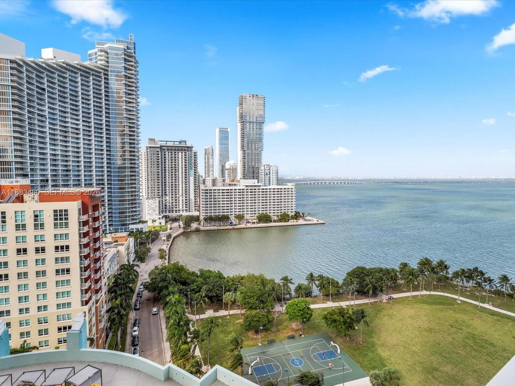 Real estate property located at 1900 Bayshore Dr #1704, Miami-dade, Quantum On The Bay Condo, Miami, FL