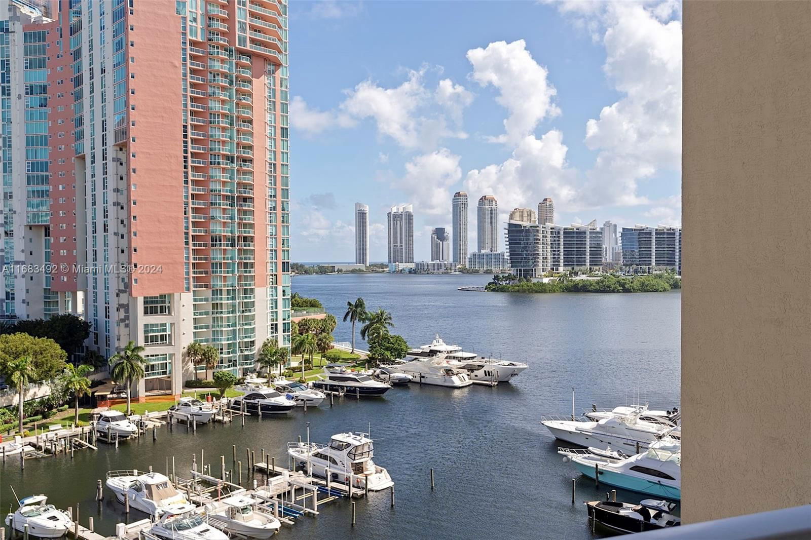 Real estate property located at 3340 190th St #907, Miami-Dade, AVENTURA MARINA CONDO NUM, Aventura, FL