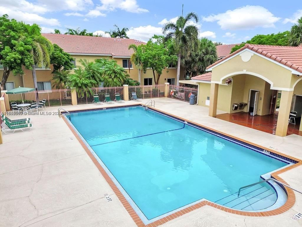 Real estate property located at 7930 7th St #201, Broward, COVE AT FRENCH VILLAS, Pembroke Pines, FL