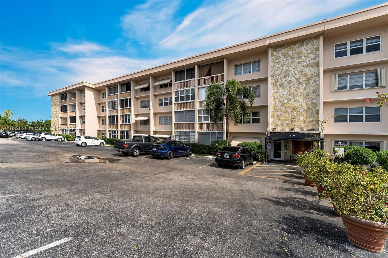 Real estate property located at 410 2nd St #308, Broward, FOURTH GULFSTREAM GARDEN, Hallandale Beach, FL