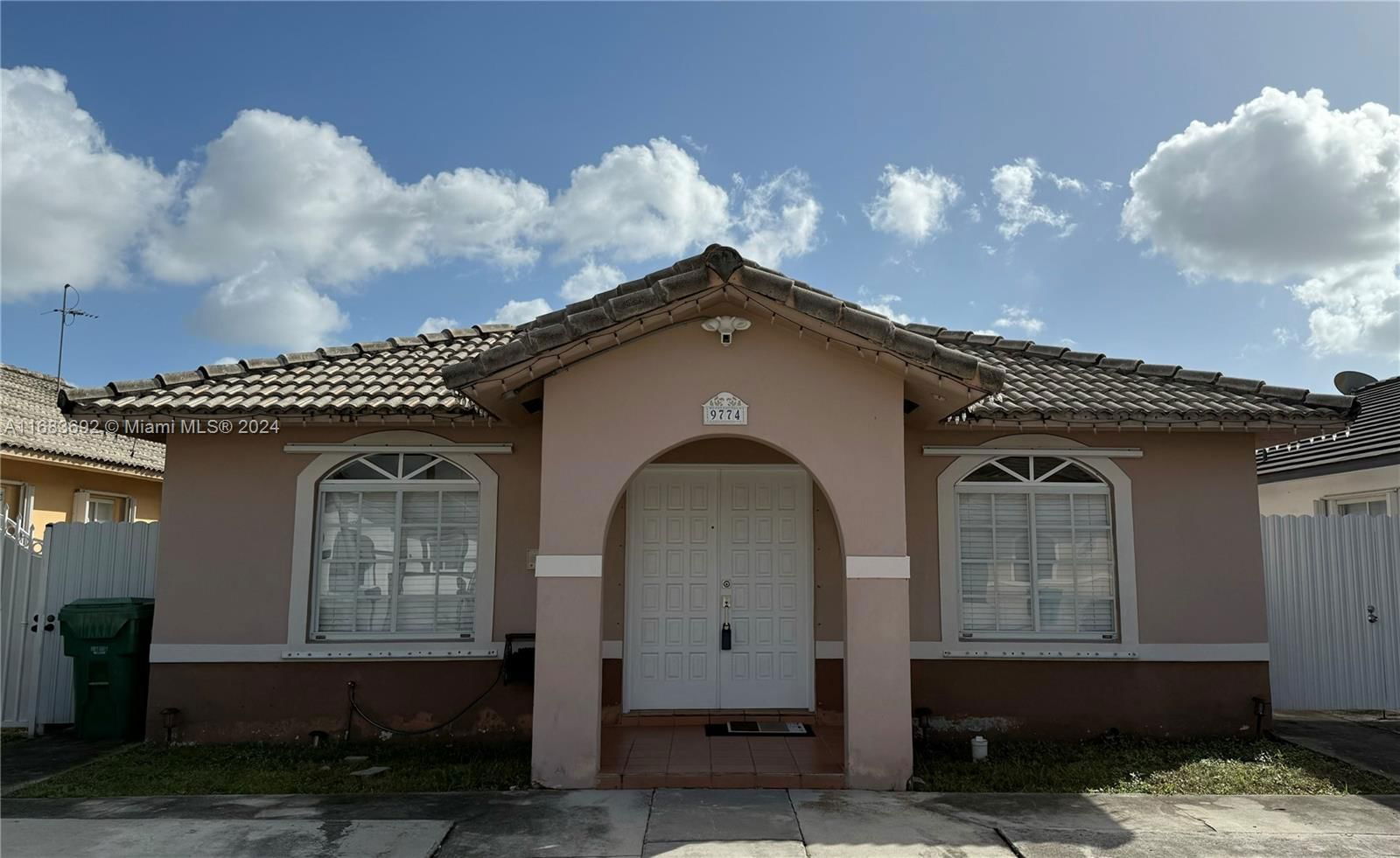 Real estate property located at 9774 128th Ln, Miami-Dade, GOLDEN EAGLE ESTATES SEC, Hialeah Gardens, FL