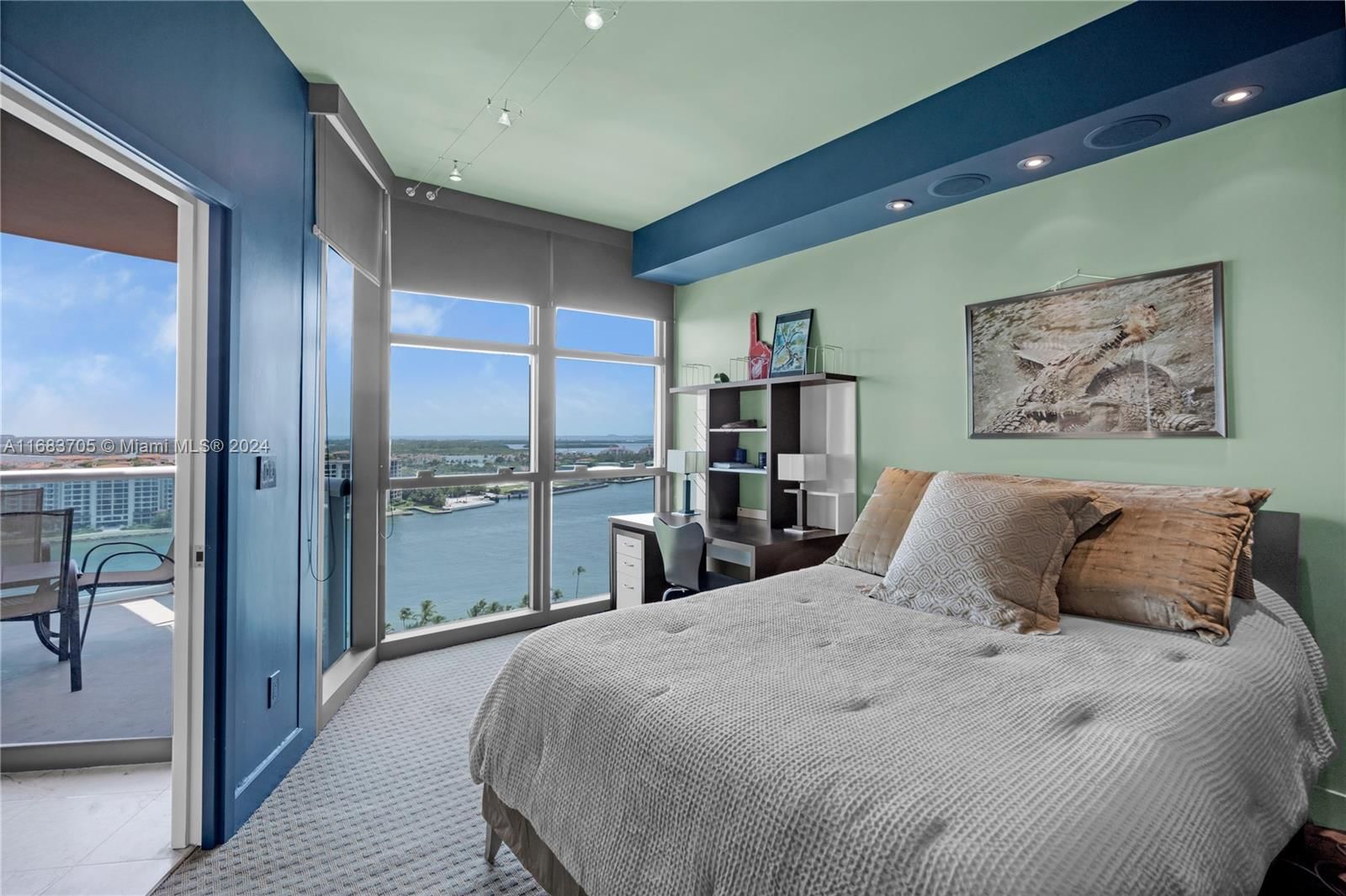Real estate property located at 300 Pointe Dr #2102, Miami-dade, Portofino Tower Condo, Miami Beach, FL