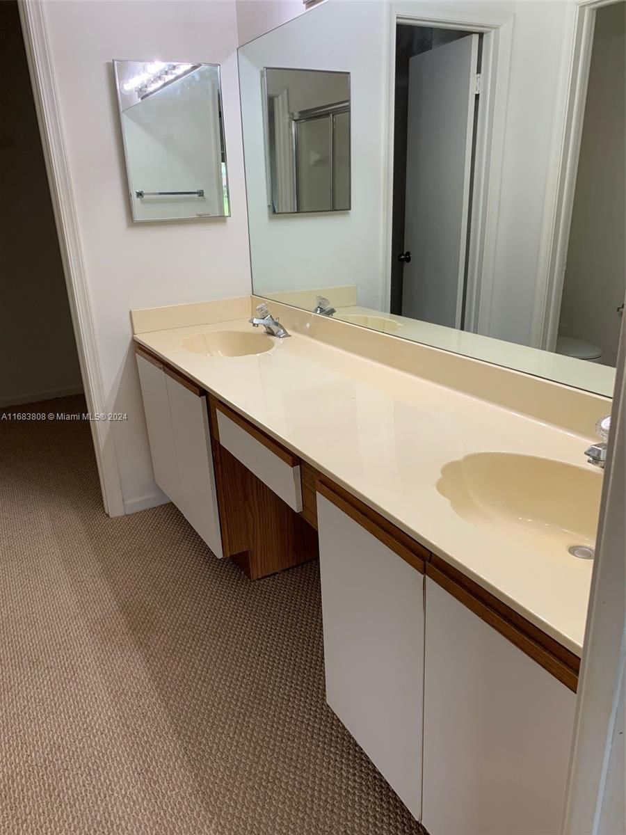 Real estate property located at 7446 Pinewalk Dr S #9-2, Broward, Holiday Springs Village, Margate, FL