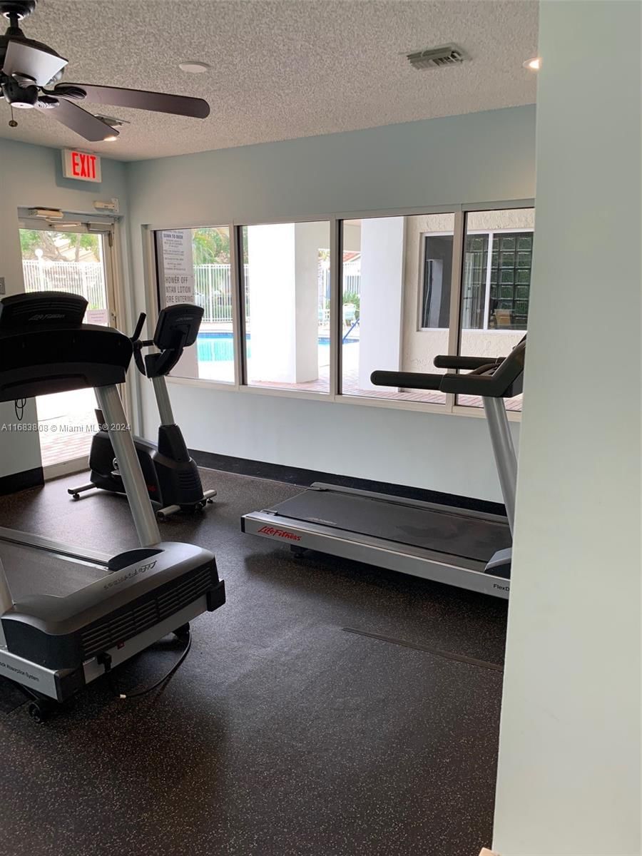 Real estate property located at 7446 Pinewalk Dr S #9-2, Broward, Holiday Springs Village, Margate, FL