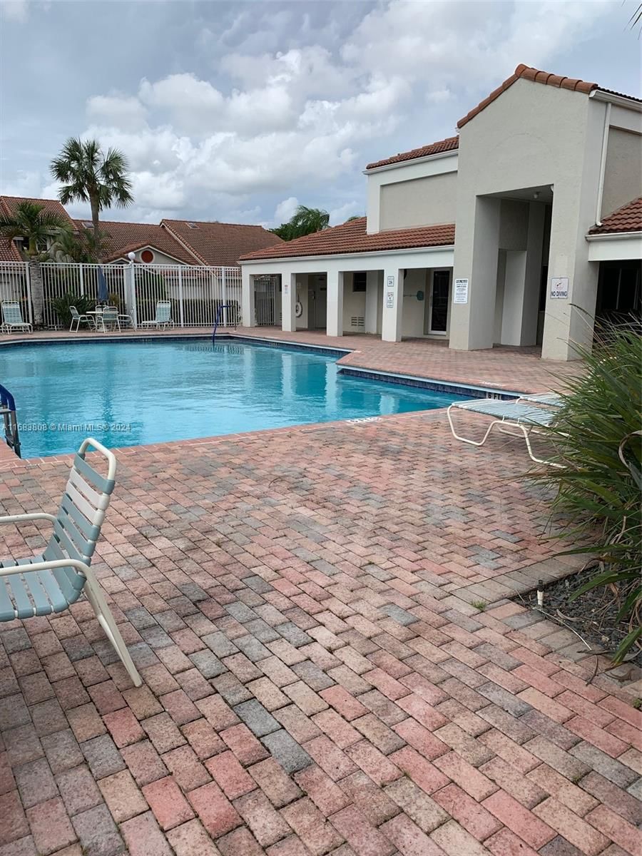 Real estate property located at 7446 Pinewalk Dr S #9-2, Broward, Holiday Springs Village, Margate, FL