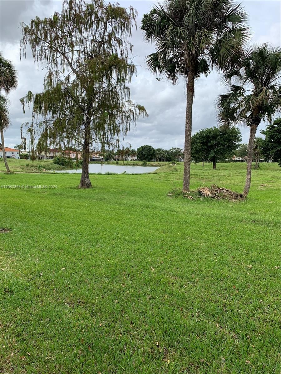 Real estate property located at 7446 Pinewalk Dr S #9-2, Broward, Holiday Springs Village, Margate, FL