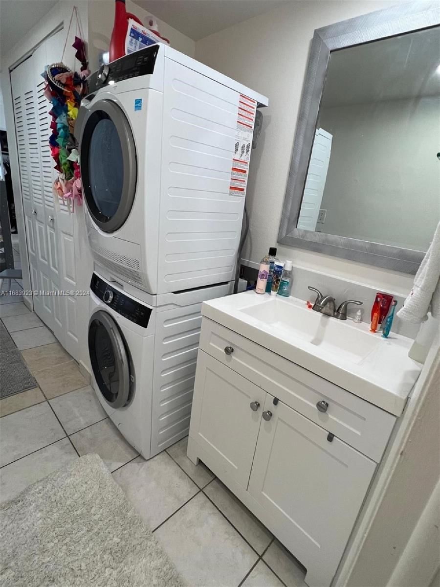 Real estate property located at 802 87th Ave #418, Miami-dade, Sandalwood Condo Apts, Miami, FL