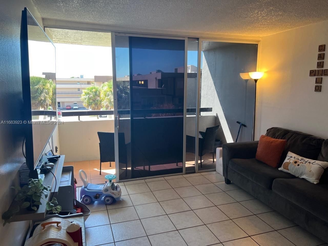 Real estate property located at 802 87th Ave #418, Miami-dade, Sandalwood Condo Apts, Miami, FL