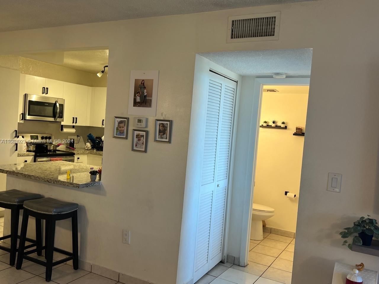 Real estate property located at 802 87th Ave #418, Miami-dade, Sandalwood Condo Apts, Miami, FL