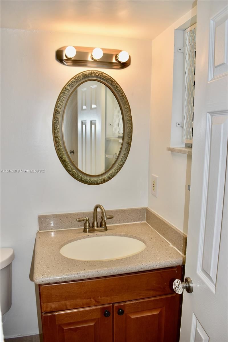Real estate property located at 220 9th Ave #118, Broward, Parkside Towers Condo, Hallandale Beach, FL
