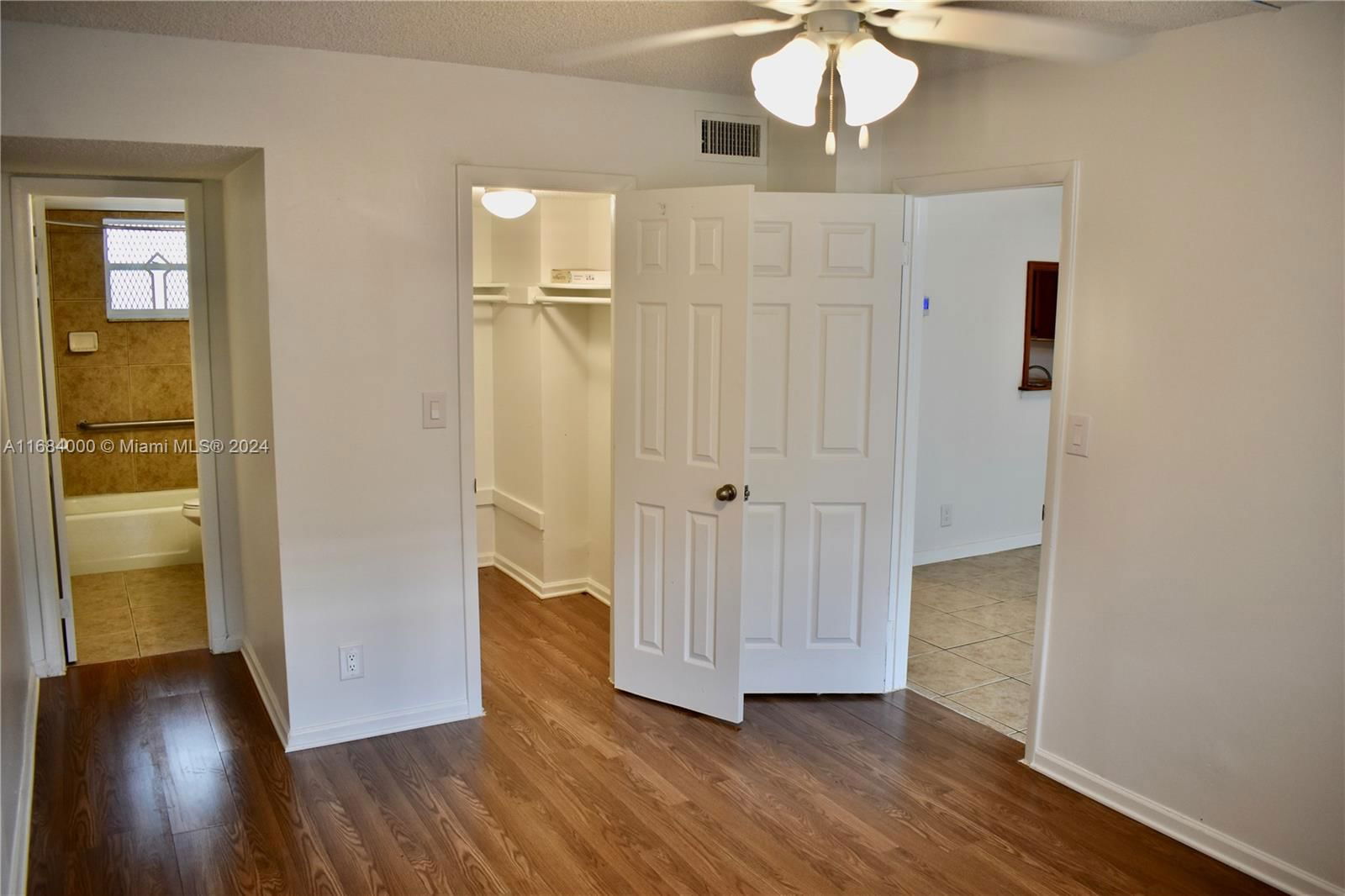 Real estate property located at 220 9th Ave #118, Broward, Parkside Towers Condo, Hallandale Beach, FL