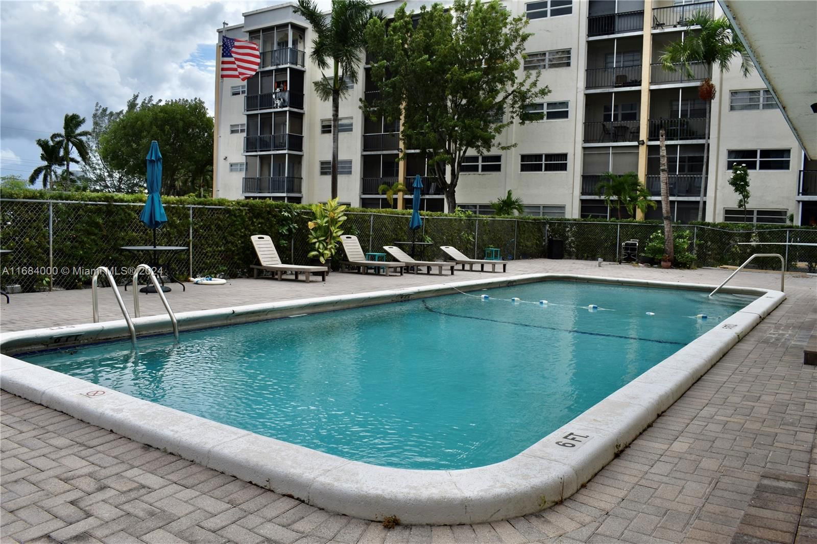 Real estate property located at 220 9th Ave #118, Broward, Parkside Towers Condo, Hallandale Beach, FL