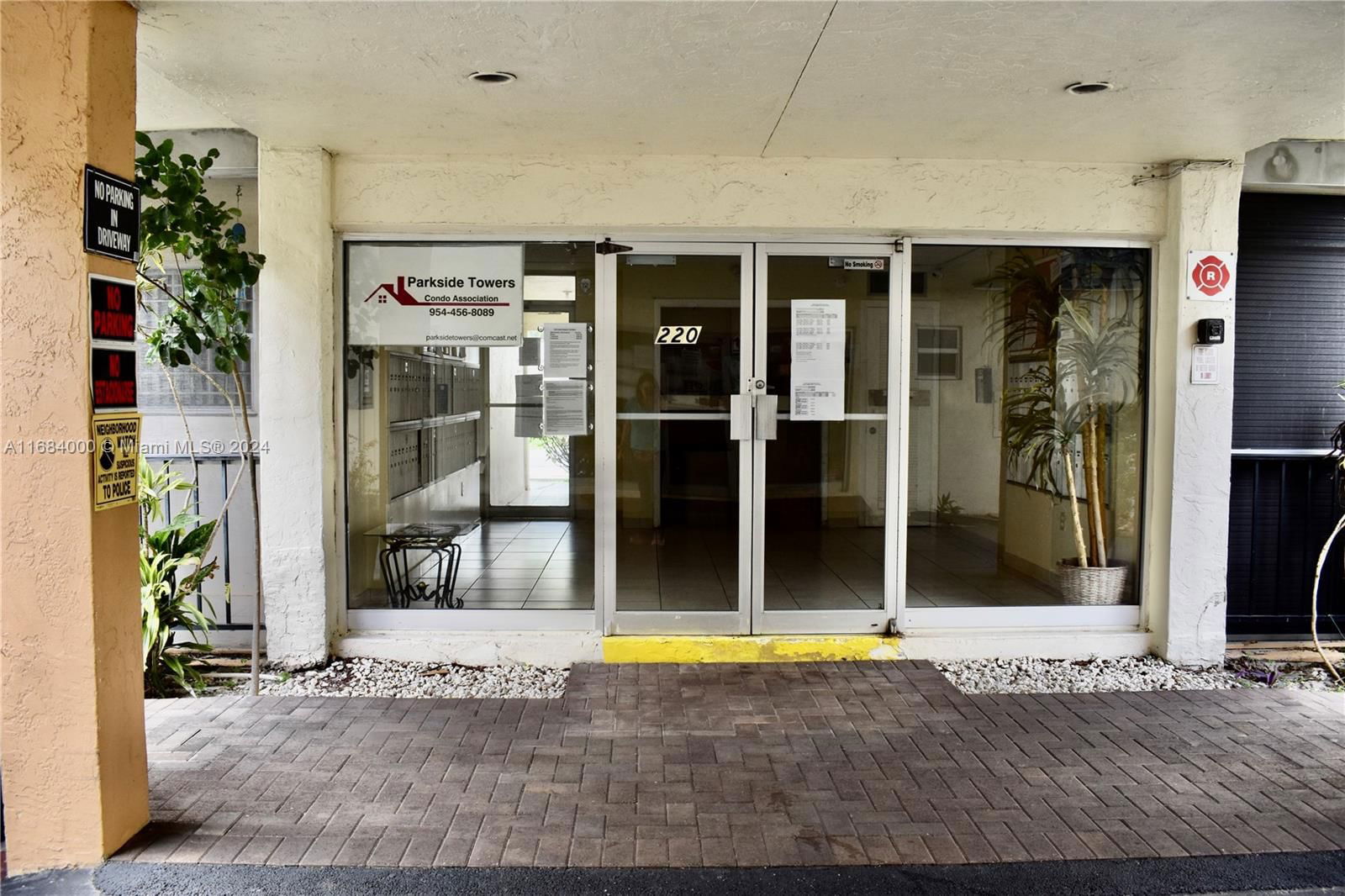 Real estate property located at 220 9th Ave #118, Broward, Parkside Towers Condo, Hallandale Beach, FL