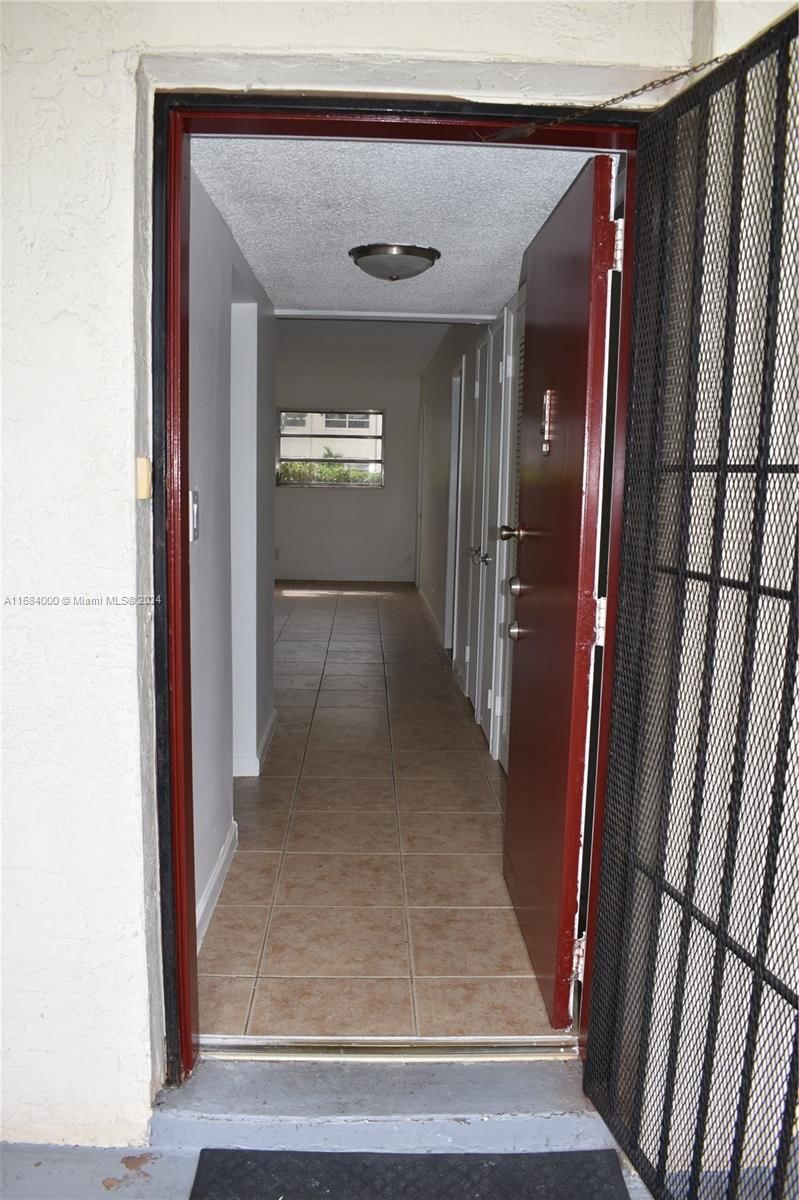 Real estate property located at 220 9th Ave #118, Broward, Parkside Towers Condo, Hallandale Beach, FL