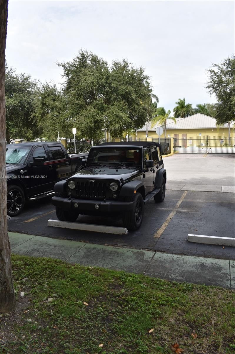 Real estate property located at 220 9th Ave #118, Broward, Parkside Towers Condo, Hallandale Beach, FL