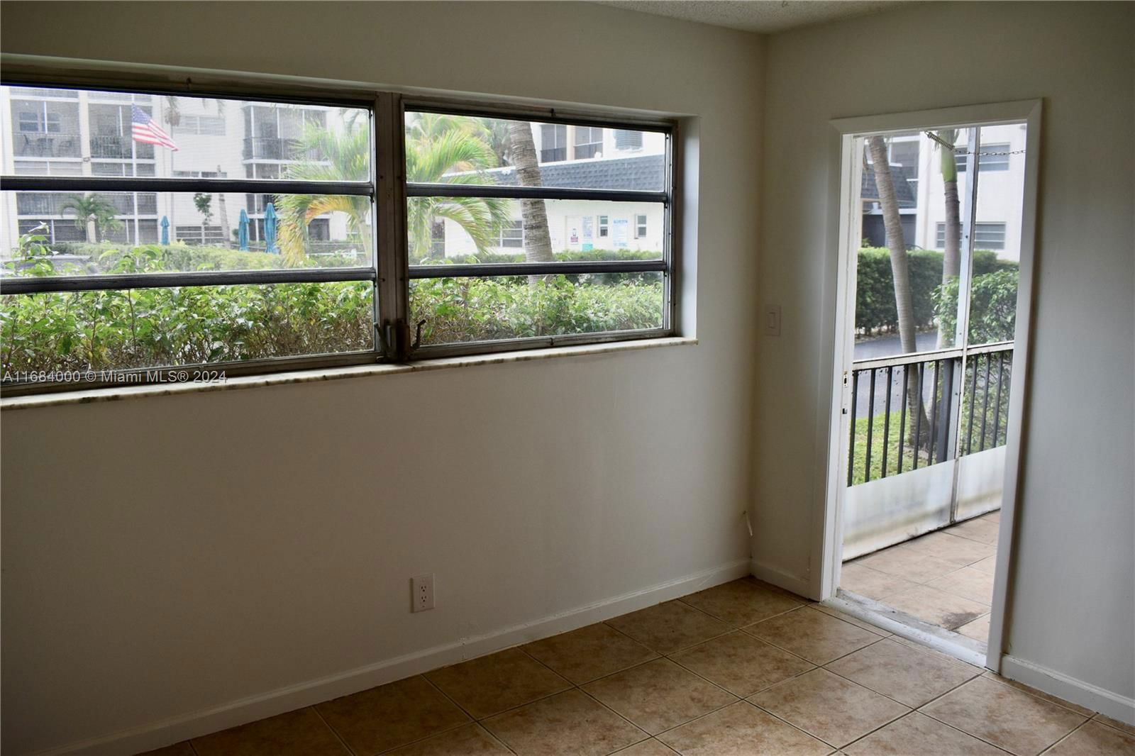 Real estate property located at 220 9th Ave #118, Broward, Parkside Towers Condo, Hallandale Beach, FL