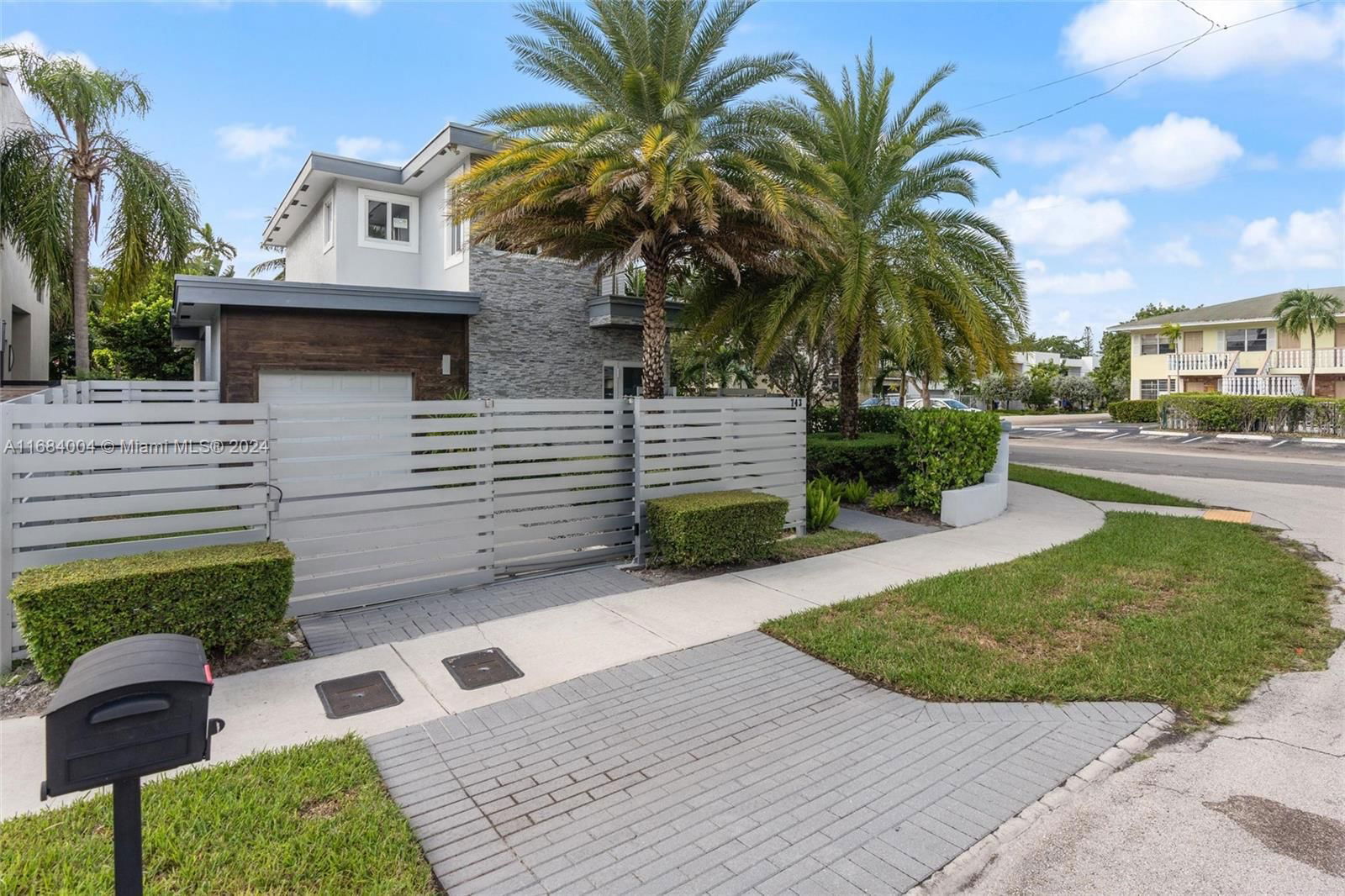 Real estate property located at 743 17th Way, Broward, VICTORIA HIGHLANDS AMD PL, Fort Lauderdale, FL