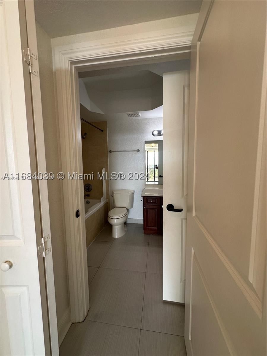 Real estate property located at 2301 27th Ave #1202, Miami-dade, The Luxor Residences Cond, Miami, FL