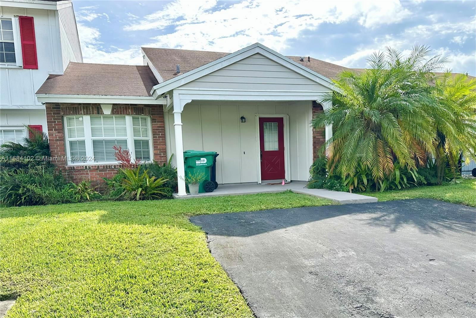 Real estate property located at 14615 144th Ct, Miami-Dade, COUNTRY WALK TOWNHOUSES S, Miami, FL