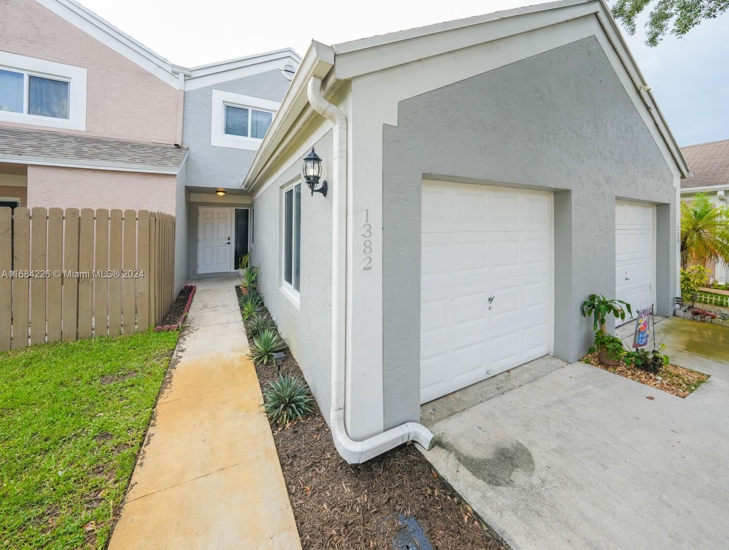 Real estate property located at 1382 123rd Ter, Broward, PEMBROKE LAKES SECTION SE, Pembroke Pines, FL