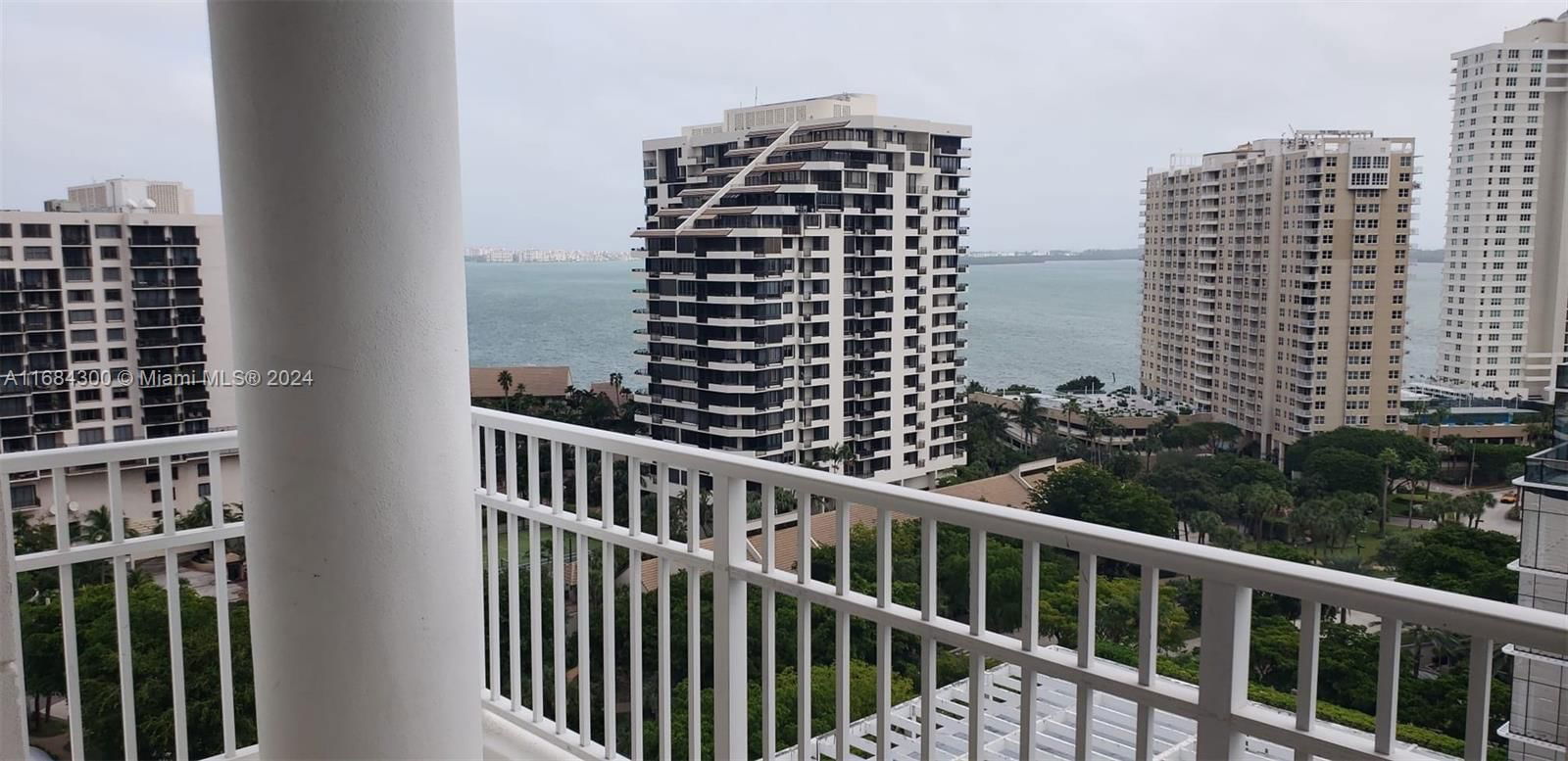 Real estate property located at 701 Brickell Key Blvd #1711, Miami-Dade, COURVOISIER COURTS CONDO, Miami, FL