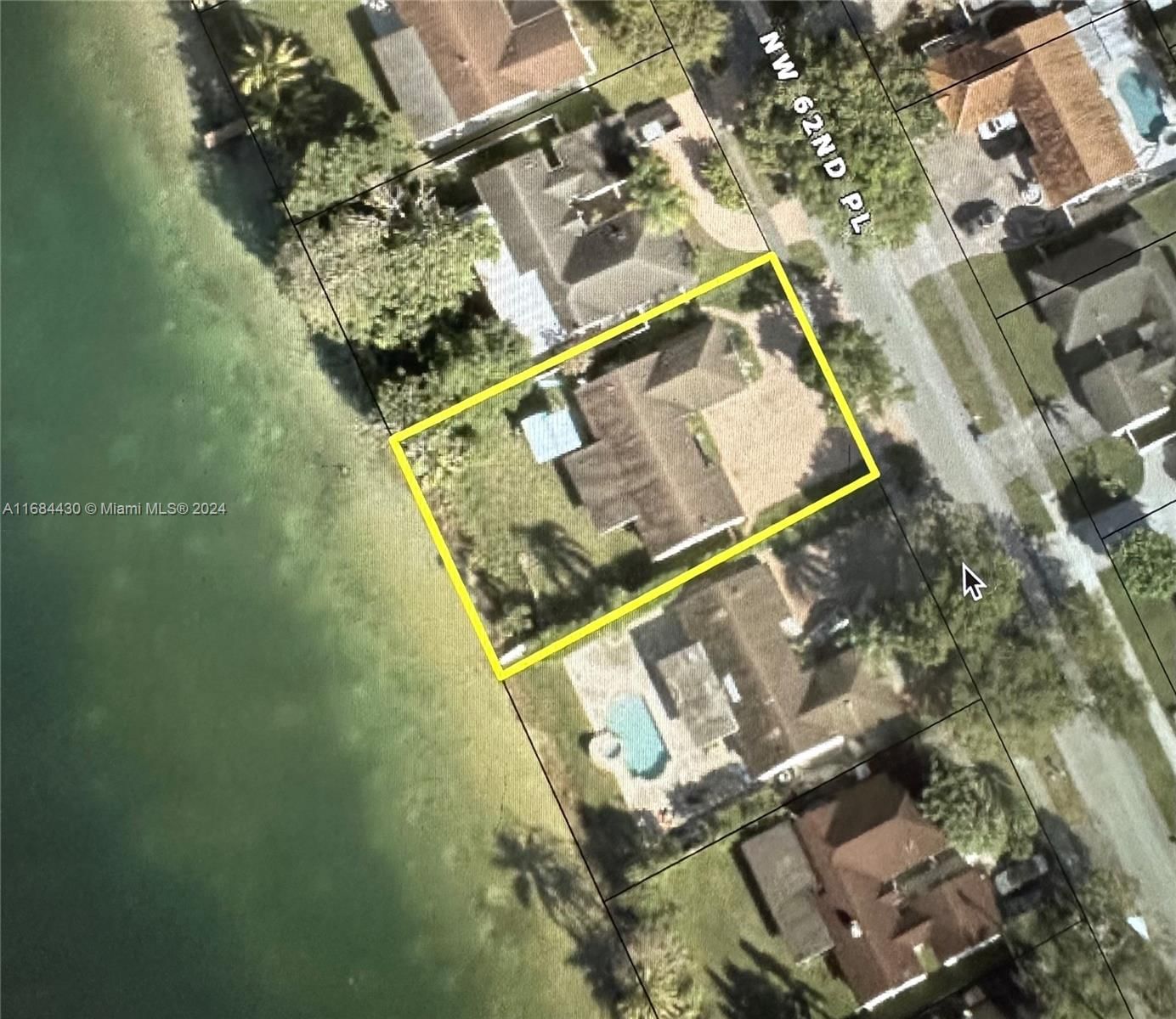 Real estate property located at , Miami-Dade, COUNTRY LAKE MANORS SEC 4, Hialeah, FL