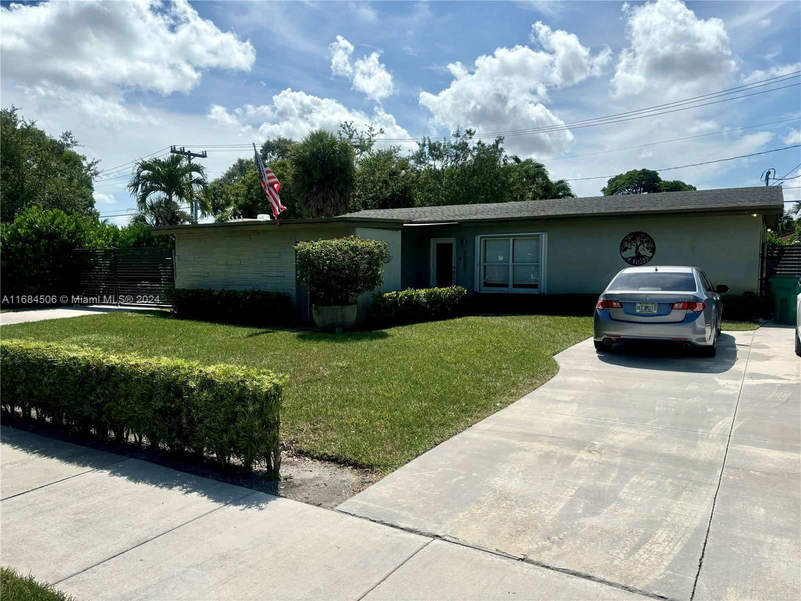 Real estate property located at 8969 Caribbean Blvd, Miami-Dade, WHISPERING PINES ESTATES, Cutler Bay, FL