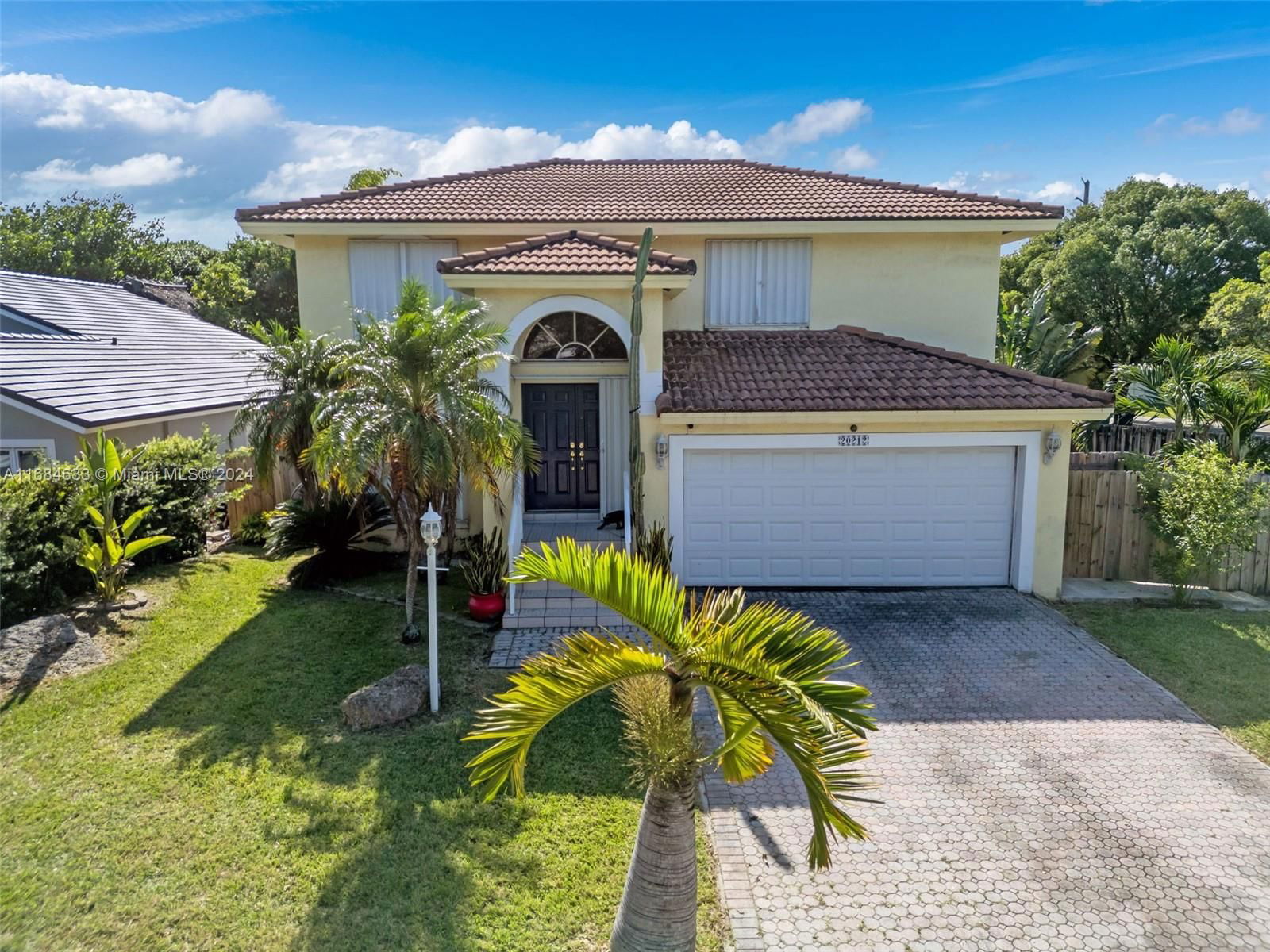 Real estate property located at 20212 85th Ct, Miami-Dade, CENTURY STAR SUB, Cutler Bay, FL