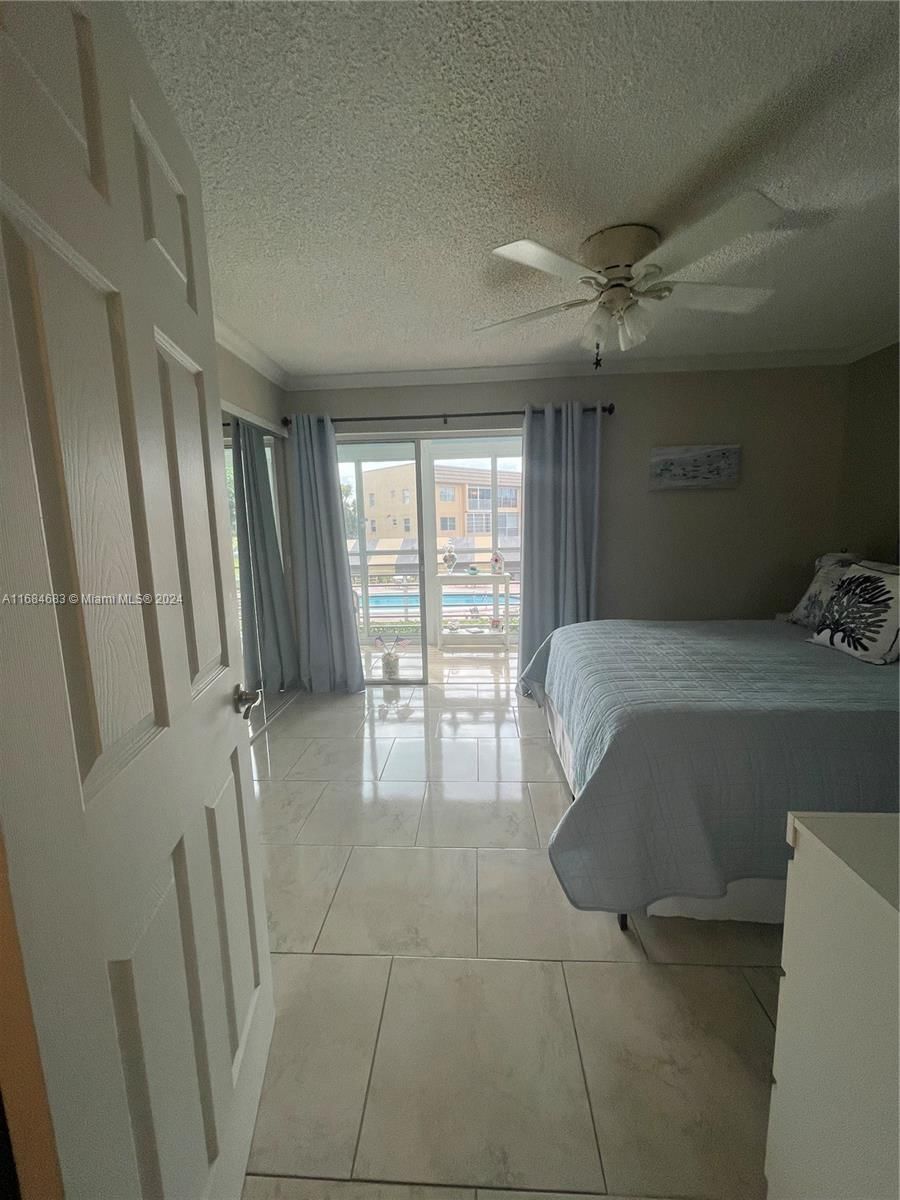 Real estate property located at 9141 Sunrise Lakes Blvd #206, Broward, Sunrise Lakes 113 Condo, Sunrise, FL