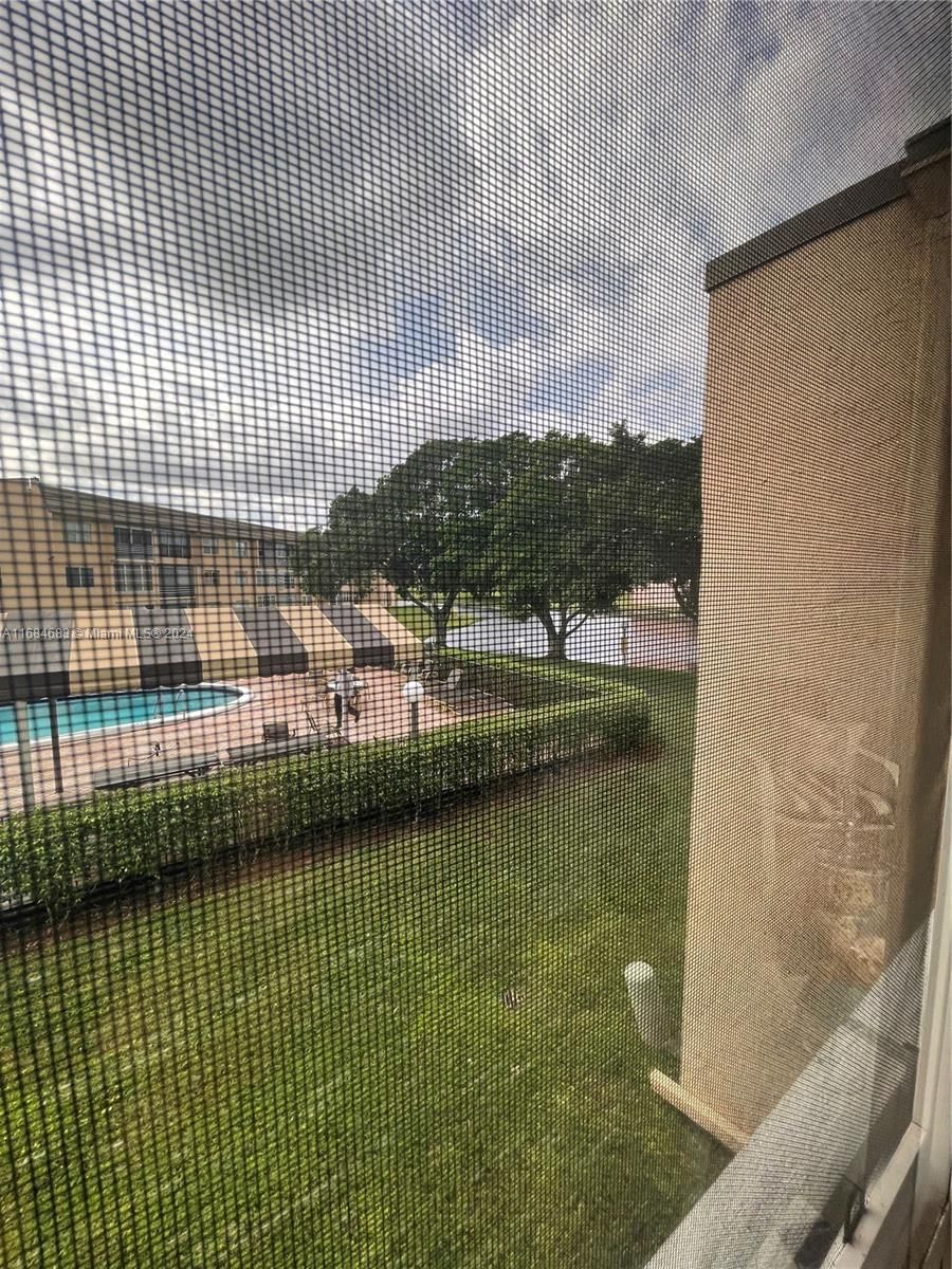 Real estate property located at 9141 Sunrise Lakes Blvd #206, Broward, Sunrise Lakes 113 Condo, Sunrise, FL