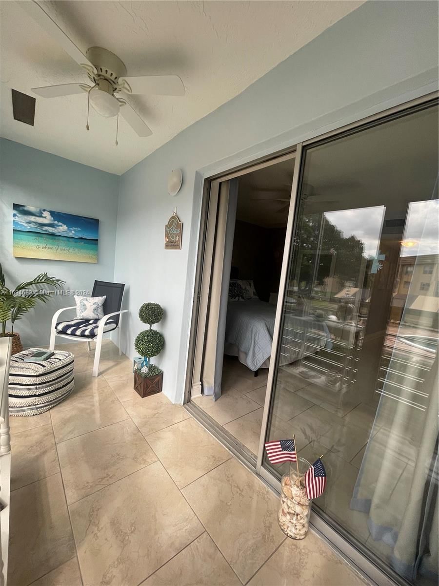 Real estate property located at 9141 Sunrise Lakes Blvd #206, Broward, Sunrise Lakes 113 Condo, Sunrise, FL