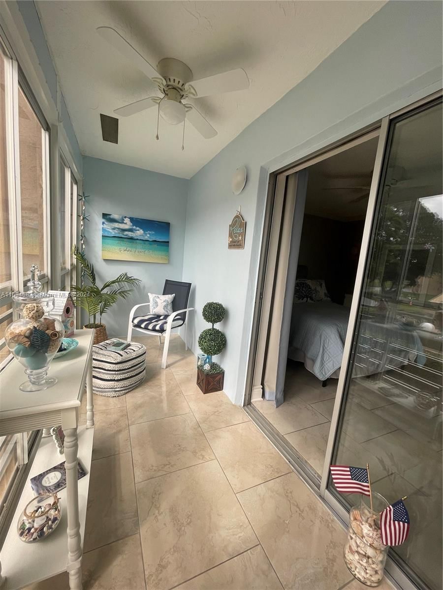 Real estate property located at 9141 Sunrise Lakes Blvd #206, Broward, Sunrise Lakes 113 Condo, Sunrise, FL