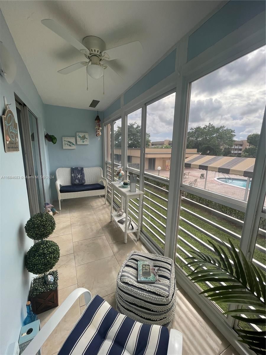 Real estate property located at 9141 Sunrise Lakes Blvd #206, Broward, Sunrise Lakes 113 Condo, Sunrise, FL
