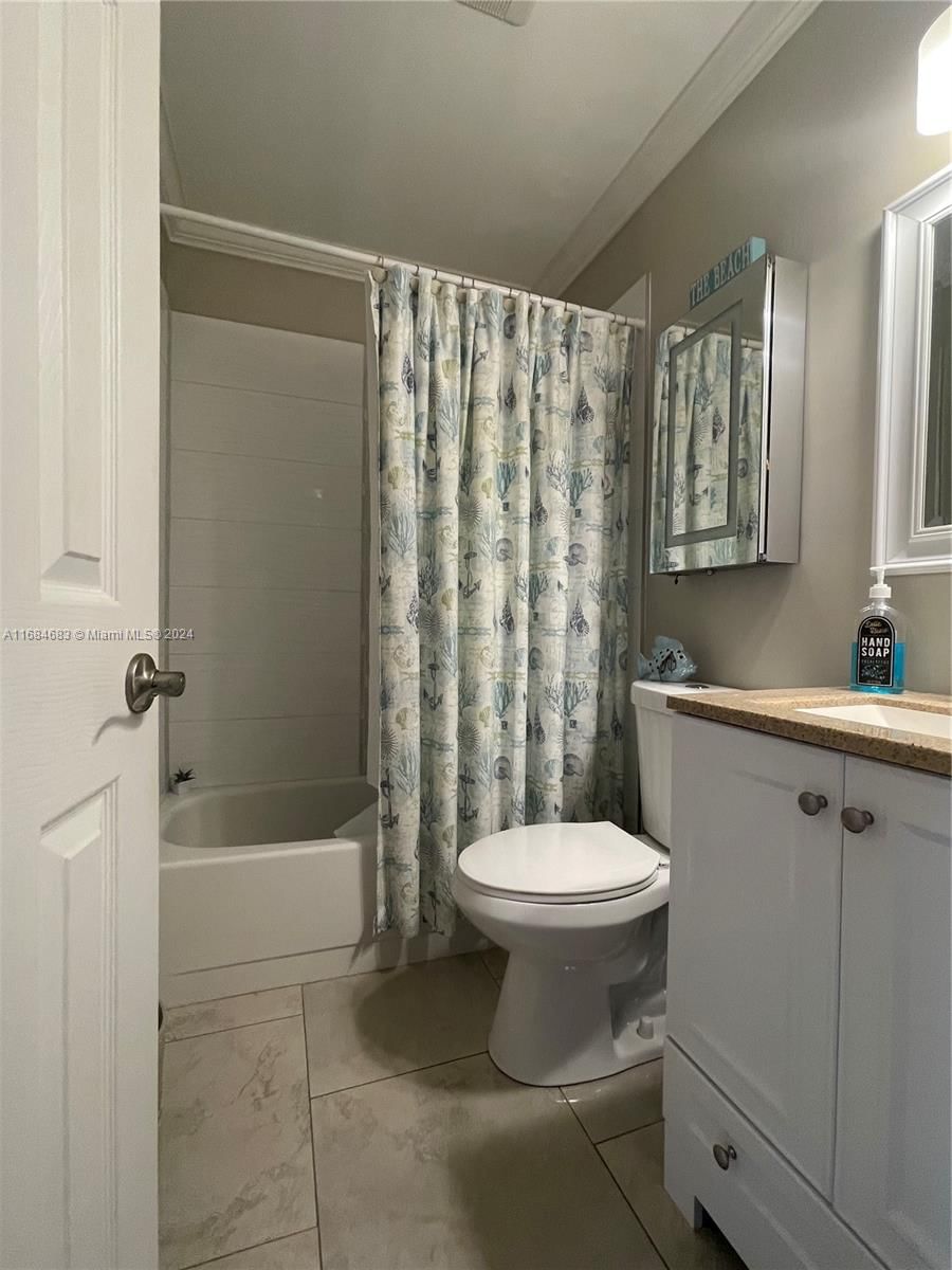 Real estate property located at 9141 Sunrise Lakes Blvd #206, Broward, Sunrise Lakes 113 Condo, Sunrise, FL
