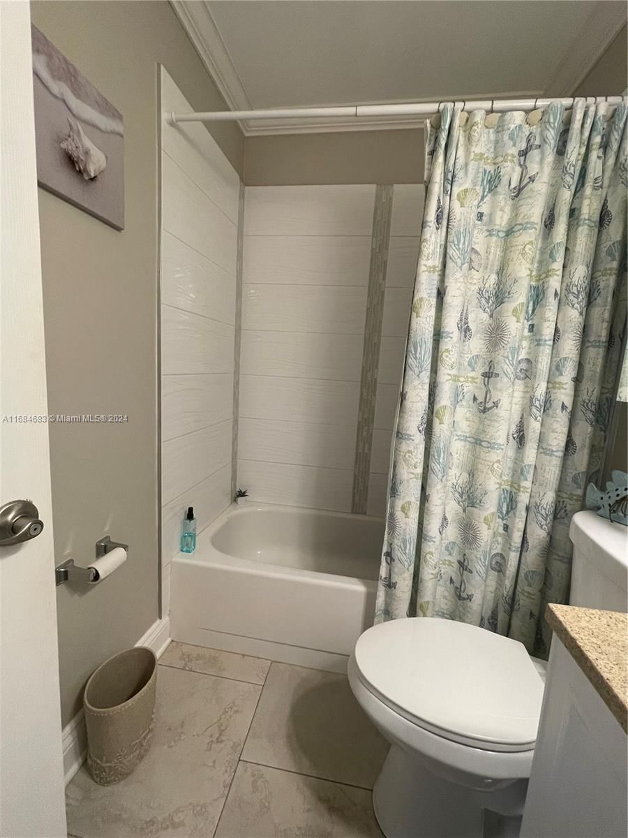 Real estate property located at 9141 Sunrise Lakes Blvd #206, Broward, Sunrise Lakes 113 Condo, Sunrise, FL