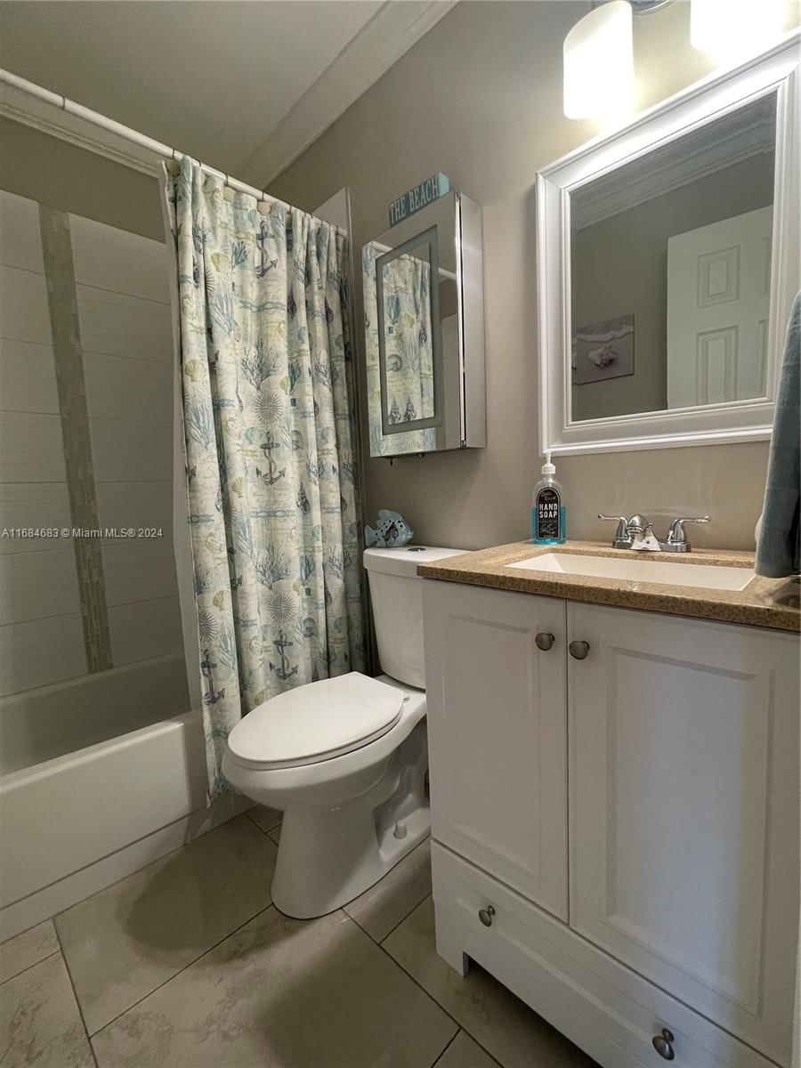 Real estate property located at 9141 Sunrise Lakes Blvd #206, Broward, Sunrise Lakes 113 Condo, Sunrise, FL