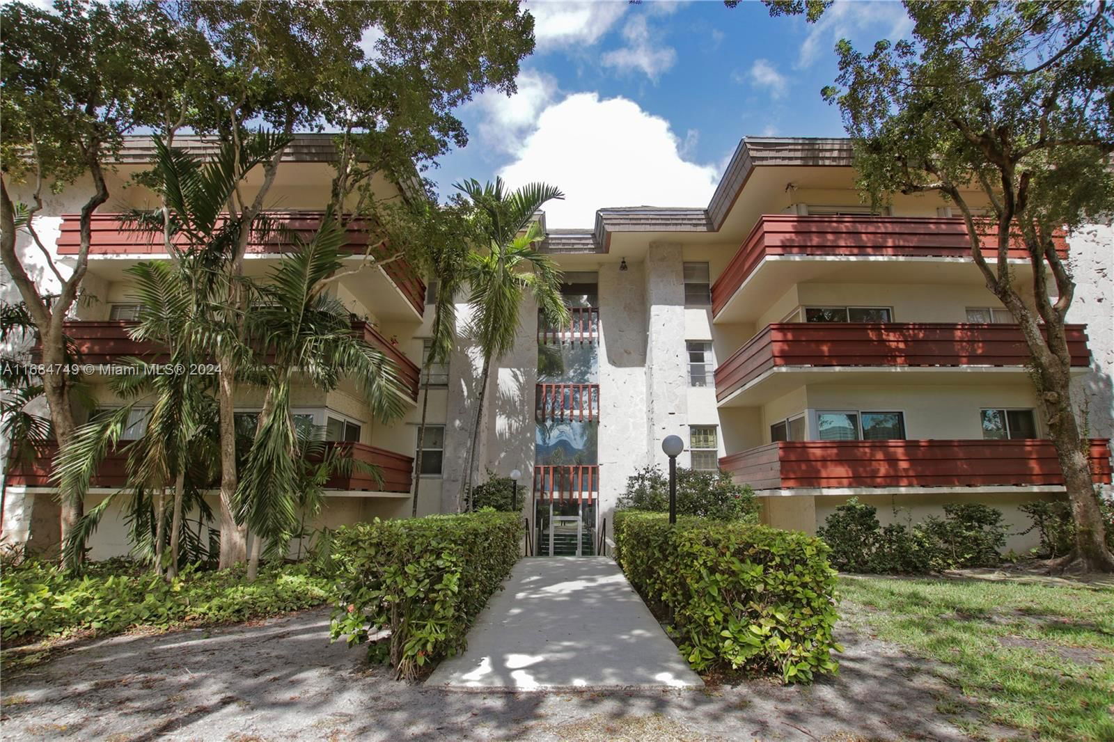 Real estate property located at 1205 Mariposa Ave #322, Miami-Dade, VILLA CAPRI CONDO, Coral Gables, FL