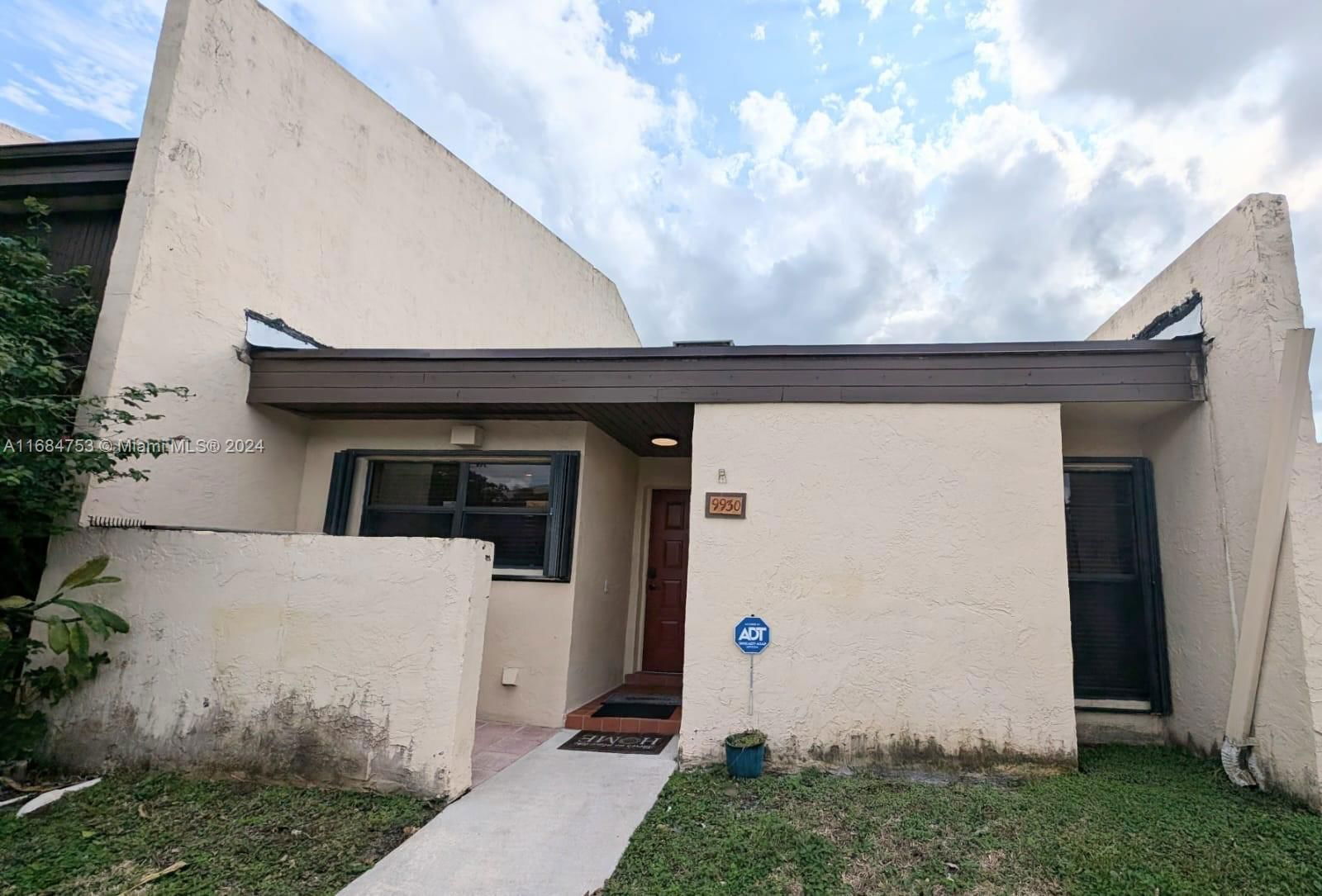 Real estate property located at 9930 10th St #9, Broward, WESTVIEW CONDOMINIUM NO S, Pembroke Pines, FL