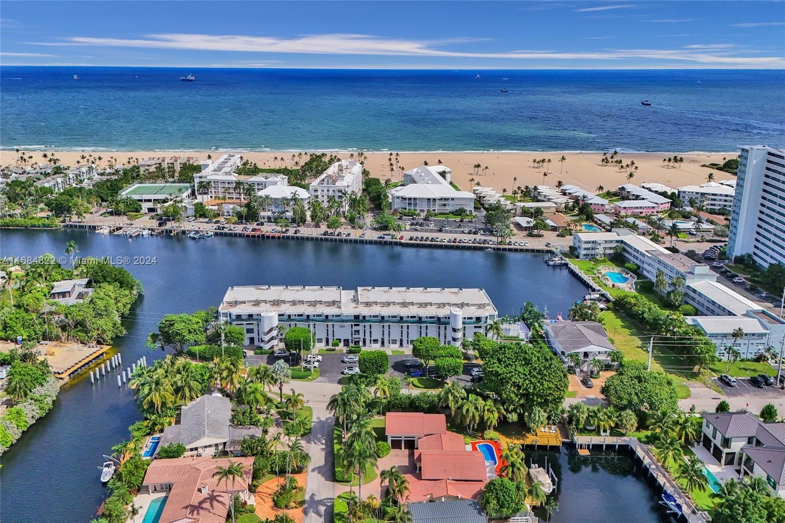 Real estate property located at 1800 Ocean Dr #114, Broward, TOWNHOUSES AT HARBOR BEAC, Fort Lauderdale, FL