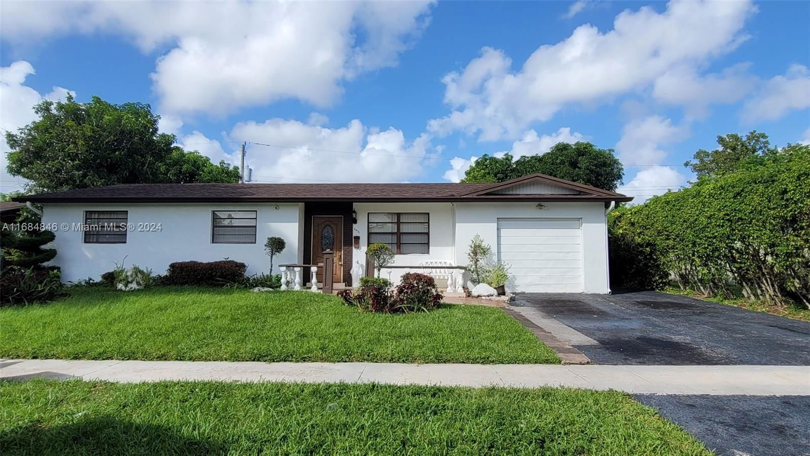 Real estate property located at 2431 63rd Ave, Broward, SUNRISE GOLF VILLAGE, Sunrise, FL