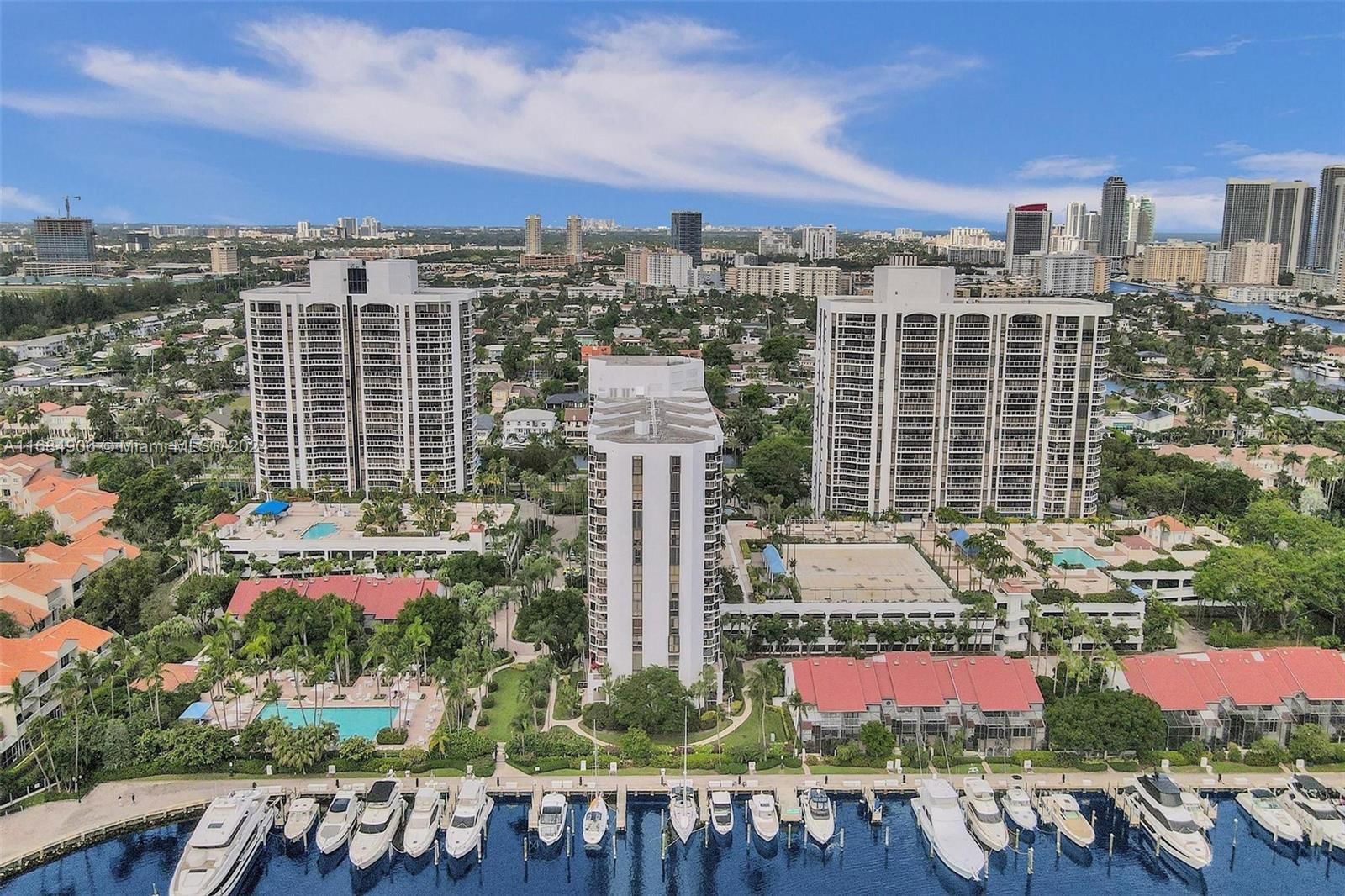 Real estate property located at 3600 Yacht Club Dr #1904, Miami-Dade, HARBOR TWS AT THE WATERWA, Aventura, FL