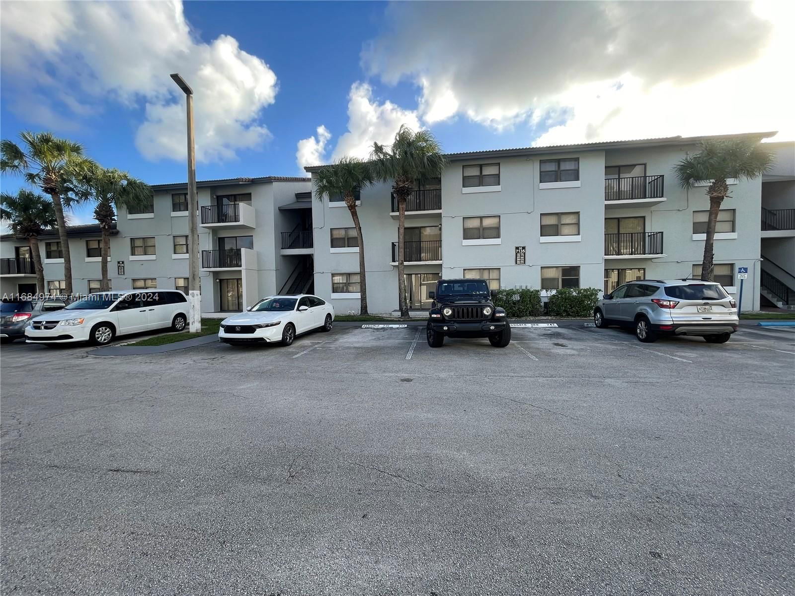 Real estate property located at 7135 179th St #110, Miami-Dade, VILLA BELLINI CONDO, Hialeah, FL