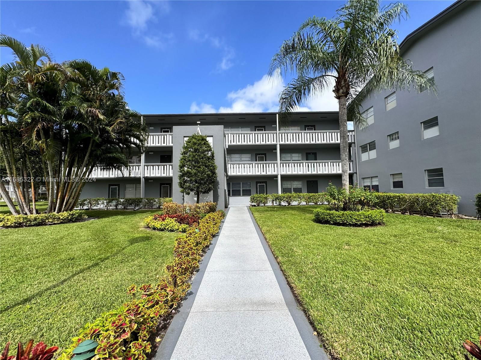 Real estate property located at 15 Suffolk A, Palm Beach, SUFFOLK AT CENTURY VILLAG, Boca Raton, FL