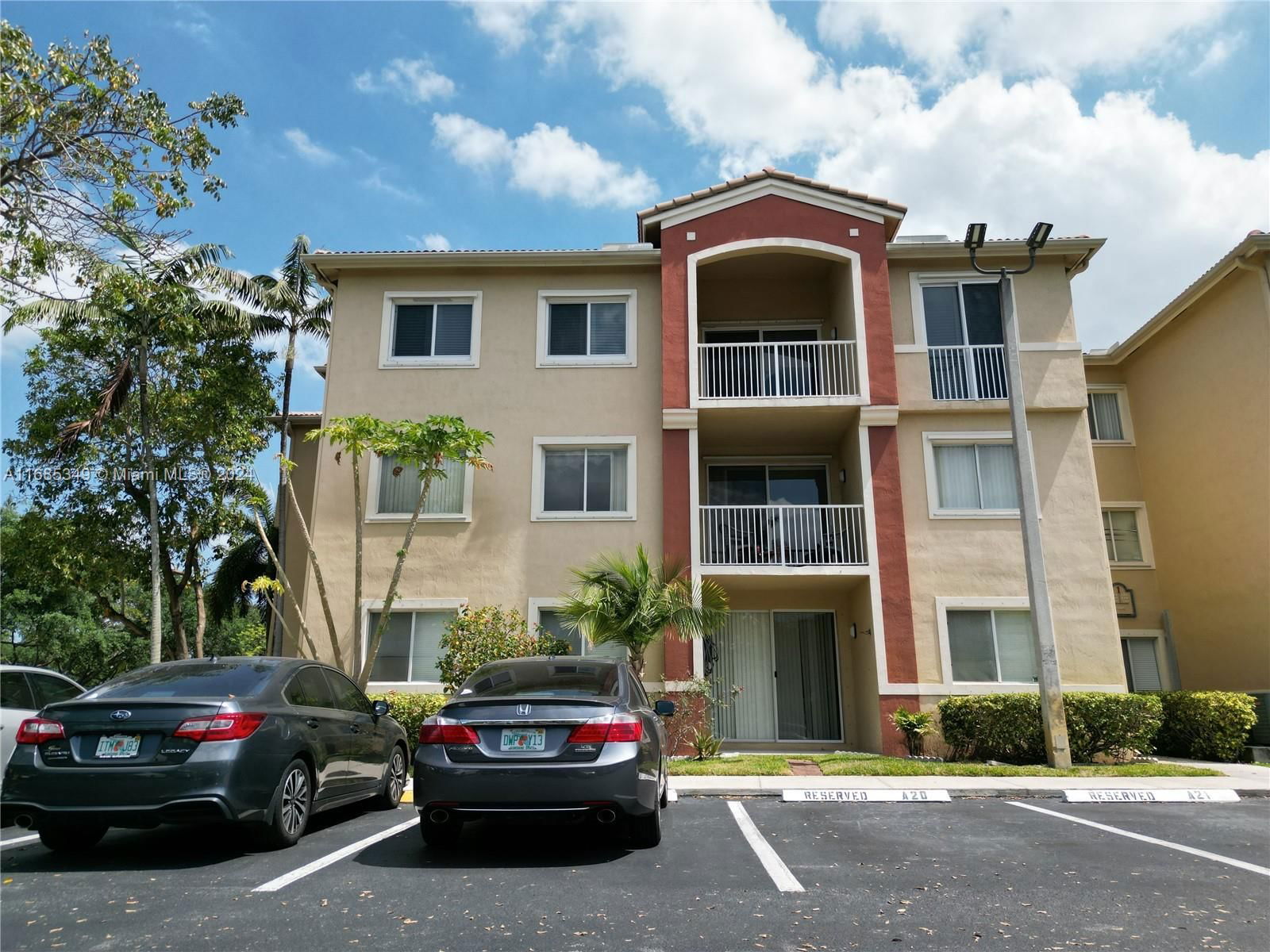 Real estate property located at 7085 Nova Dr #112, Broward, UNIVERSITY PARC RESIDENCE, Davie, FL