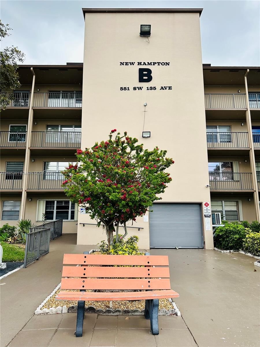 Real estate property located at 551 135th Ave #206B, Broward, NEW HAMPTON AT CENTURY VI, Pembroke Pines, FL