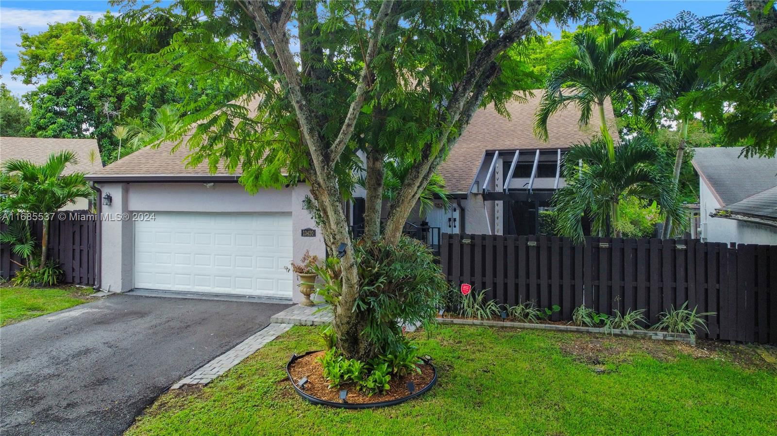 Real estate property located at 13420 108th St Cir N, Miami-Dade, CROSSINGS SEC 4, THE, Miami, FL