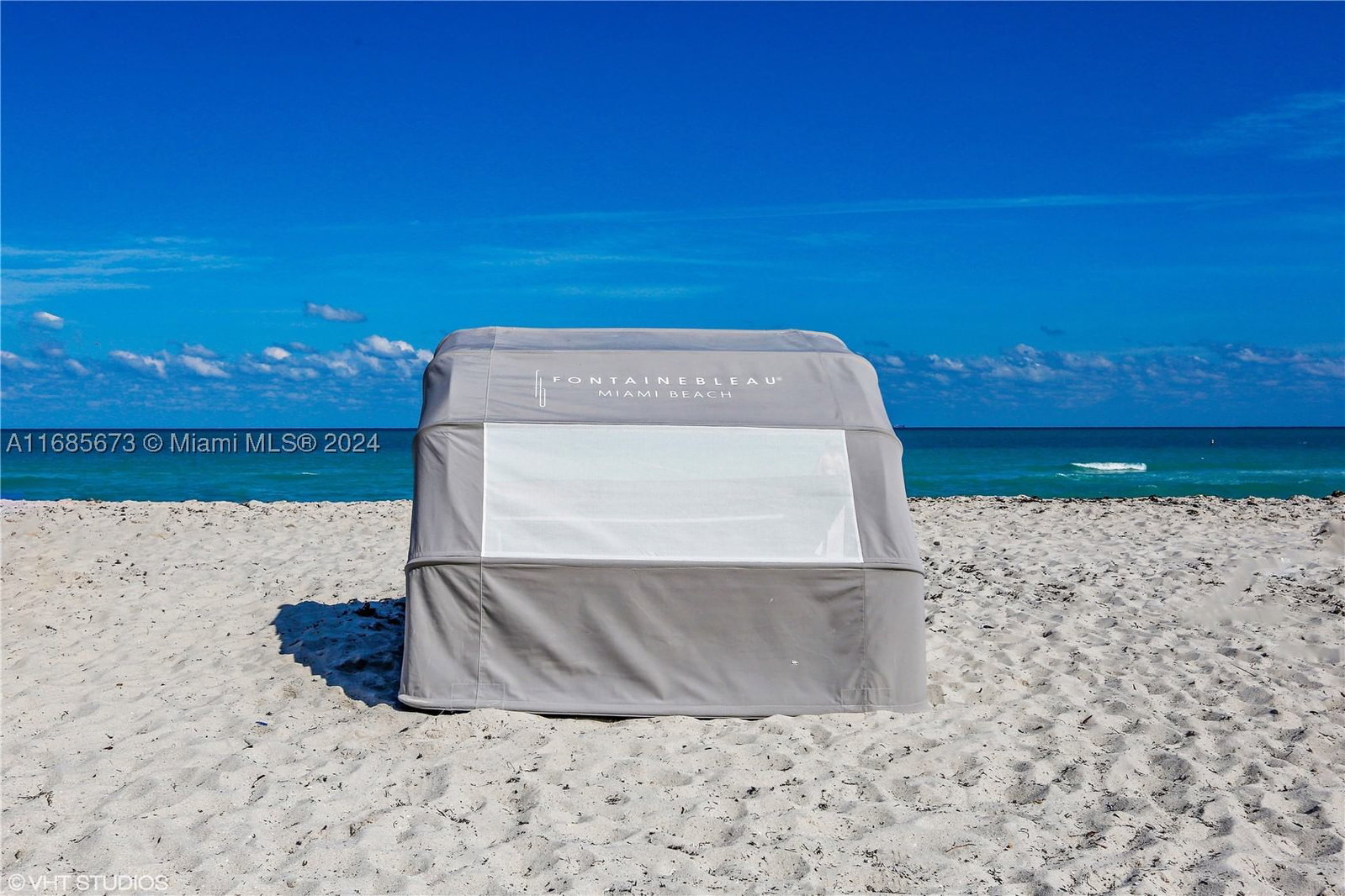 Real estate property located at 4391 Collins Ave #915, Miami-dade, Fontainebleau Iii, Miami Beach, FL